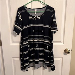 Large LulaRoe Perfect T. Navy with white designs
